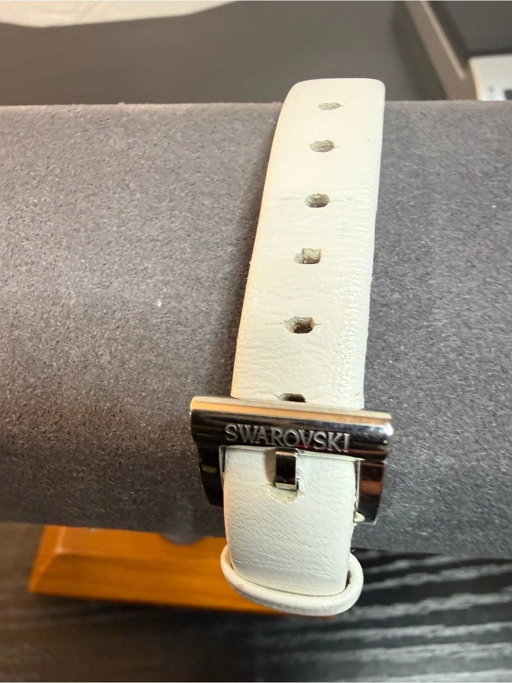 Swarovski 5158548 Crystalline Oval Swiss Made White Leather Women’s Watch
